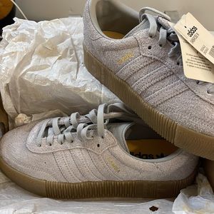 Rare - Adidas Sambarose 7.5W
Sneakers NWT